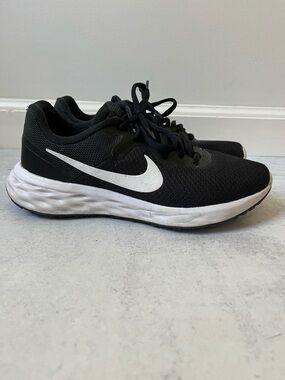 Nike Running Sneakers Women's 7 Black White